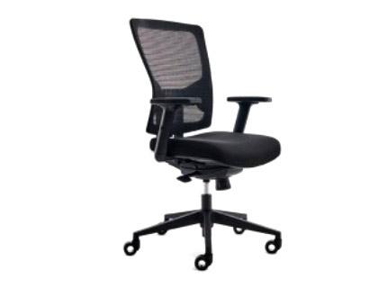 SILLA ROCADA DE OFICINA RD-937-4 CON BRAZOS TAPIZADA EN TELA INGNIFUGA Y RESPALDO EN POLIMERO COLOR NEGRO COD 63245
