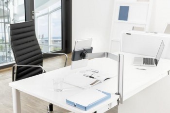 SOPORTE CON ABRAZADERA DE MESA PARA TABLETS ENTRE 7 Y 10 PULGADAS DURABLE 8931-23