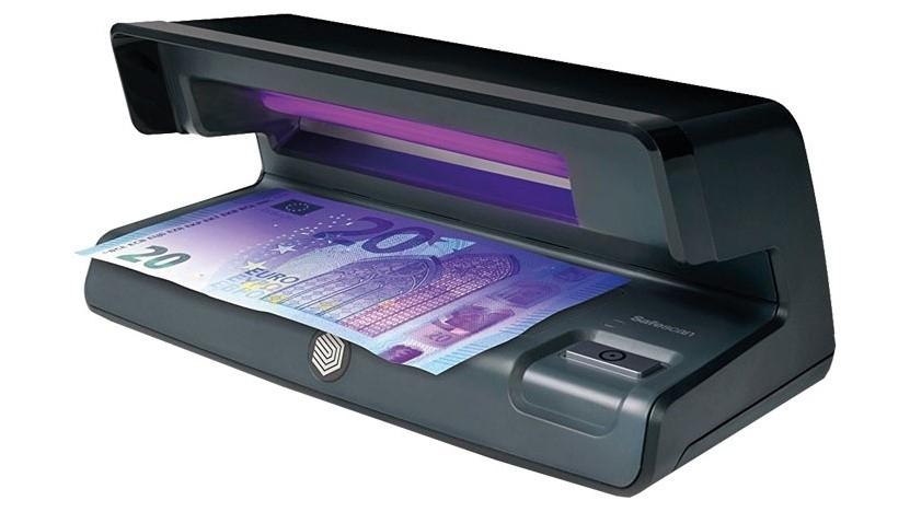 DETECTOR DE BILLETES FALSOS SAFESCAN 50 CON LUZ ULTRAVIOLETA COLOR NEGRO